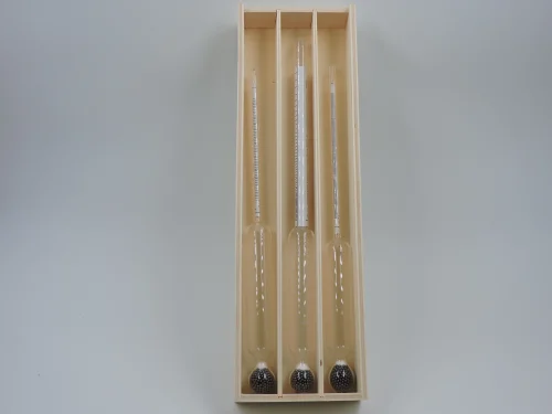 Box s M-C-L drevený