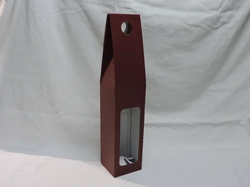 Kartón na 1fl bordový s okienkom