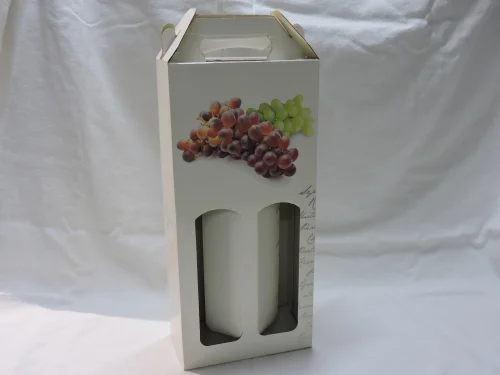 Kartón na 2fl s okienkom biely s hroznom 002194 Lyrik